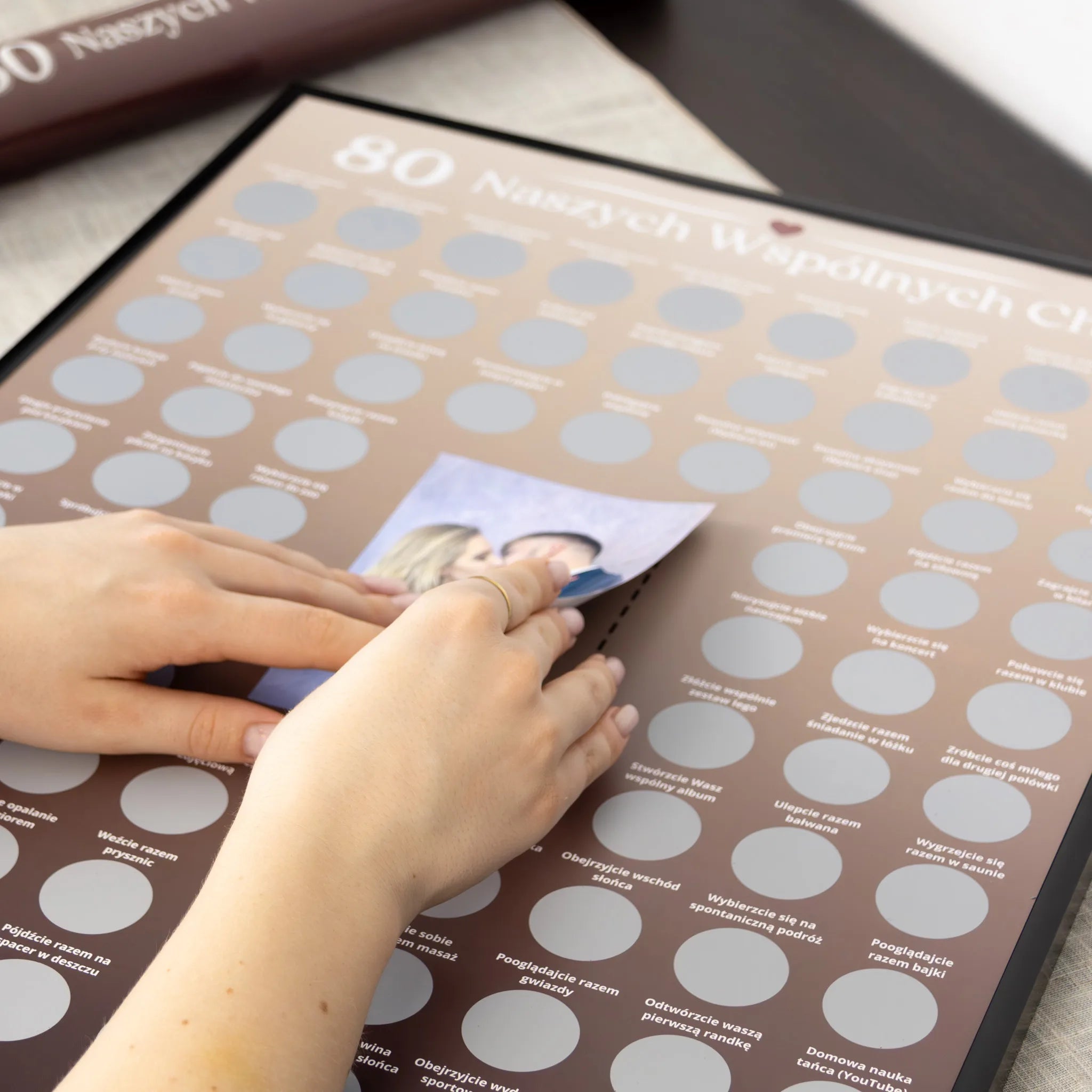 Czy Plakat Zdrapka to Dobry Pomysł na Prezent?